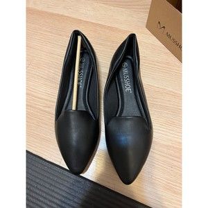 Womens size 8 flats